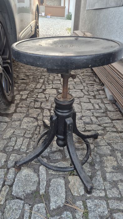 Krzesło obrotowe do pianina