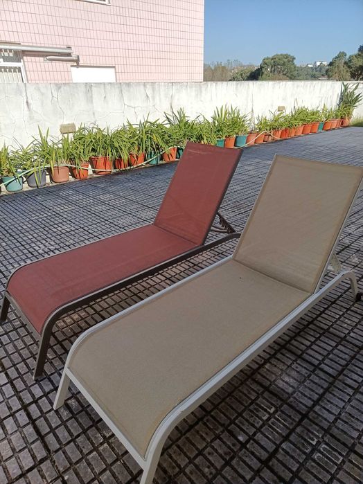 Espreguiçadeira para piscina