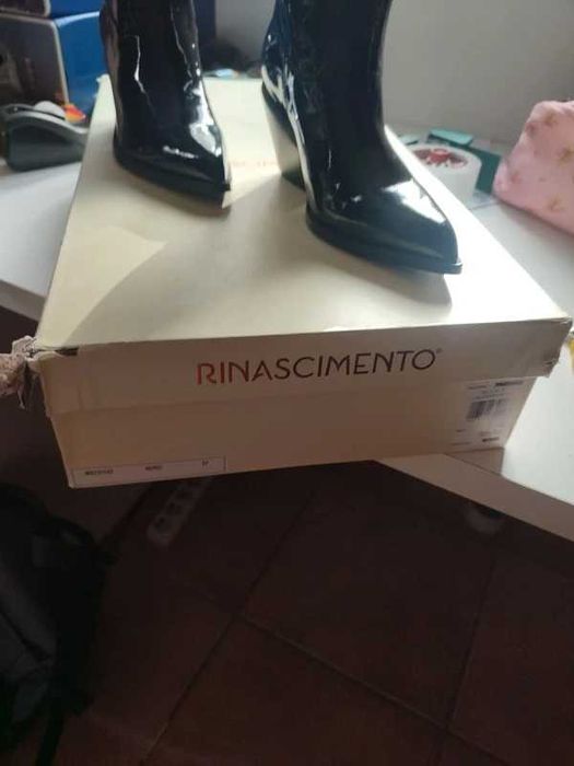 Botas nunca usadas marca Rinascimento