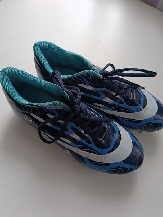 Buty chłopięce  korki r.35