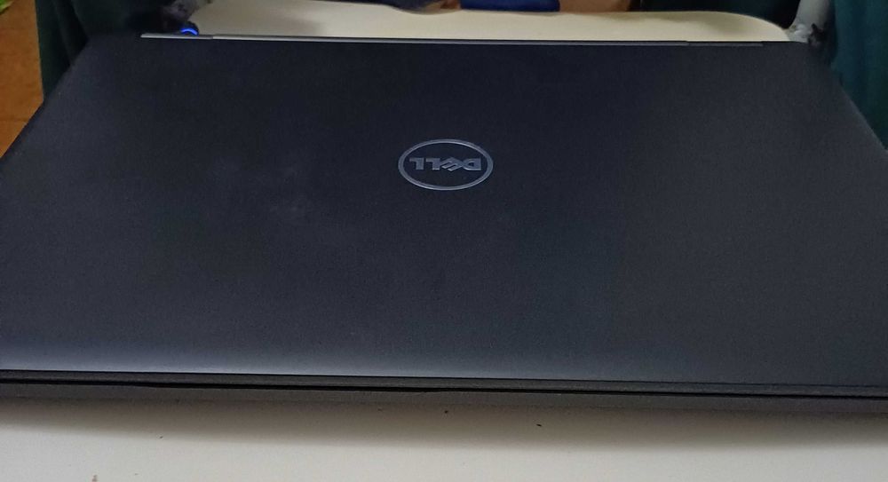 Dell Precision 3520 i7 6ª geração.