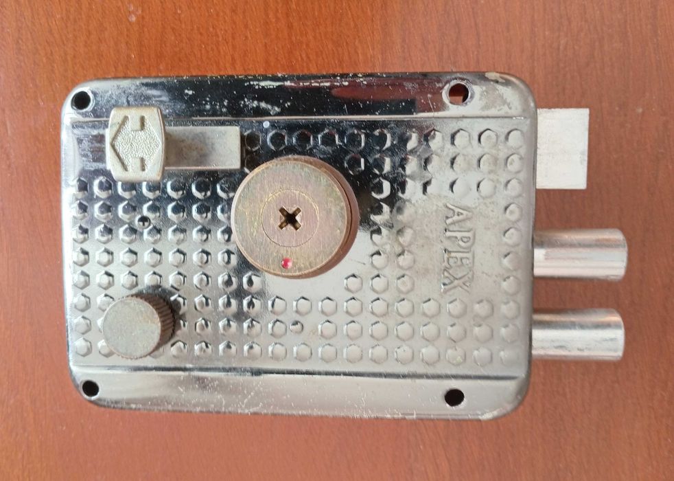 Замок Apex б.у. робочий