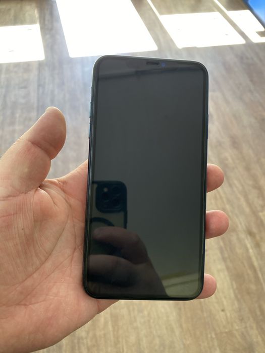 iPhone 11 Pro Max в очень хорошем состоянии