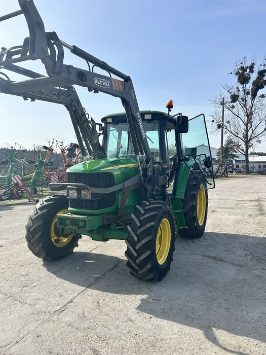 Ciągniki John Deere 6120 z ładowaczem -sprowadzony