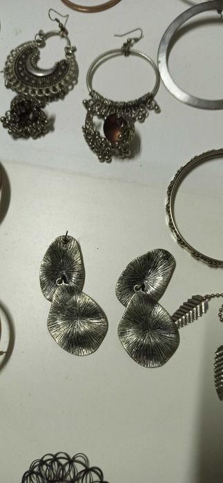 Bijuterias várias