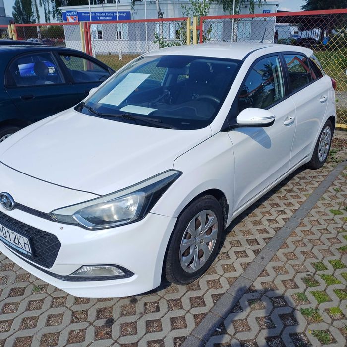 samochód hyundai i20