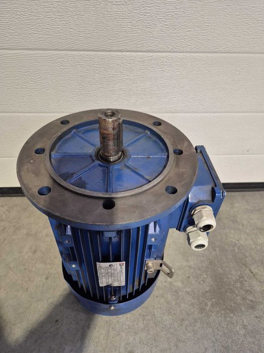 Silnik elektryczny trójfazowy pro-Motor MS112L-4