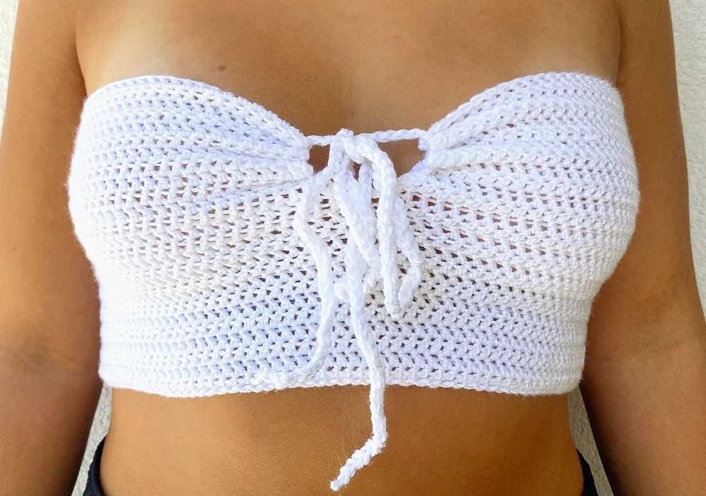 Top em crochet feito à mão