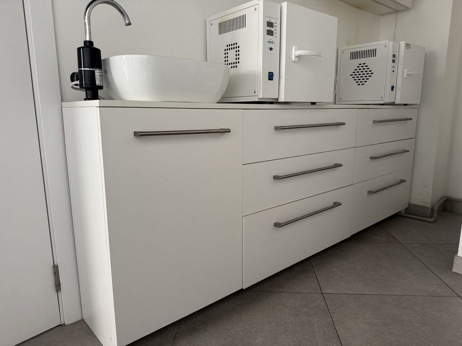 Терміново Меблі для салону , кухня