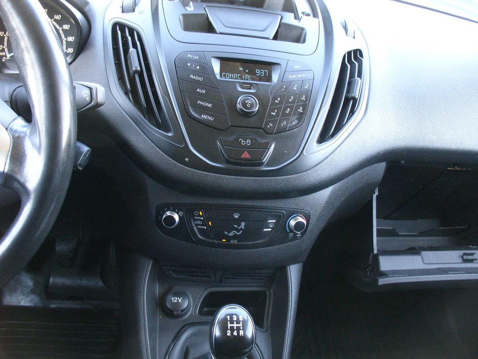 ford transit courier 2015 com IVA dedutível