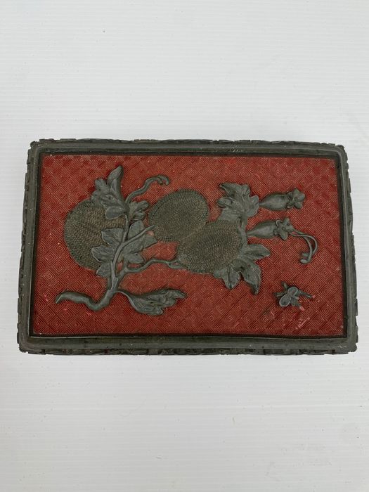 Caixa Laca Chinesa Cinnabar Séc XIX 15,5 cm