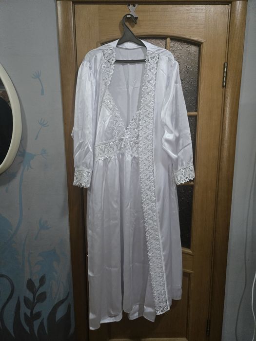 Комплект білизни: Пеньюар белый кружевной с халатом   и чёрный  XL