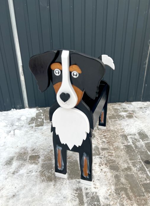 Drewniany piesek doniczka berneński