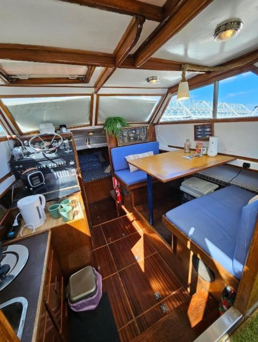Barco Coronet Yacht Club