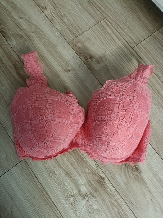Różowy biustonosz Bonprix 100f