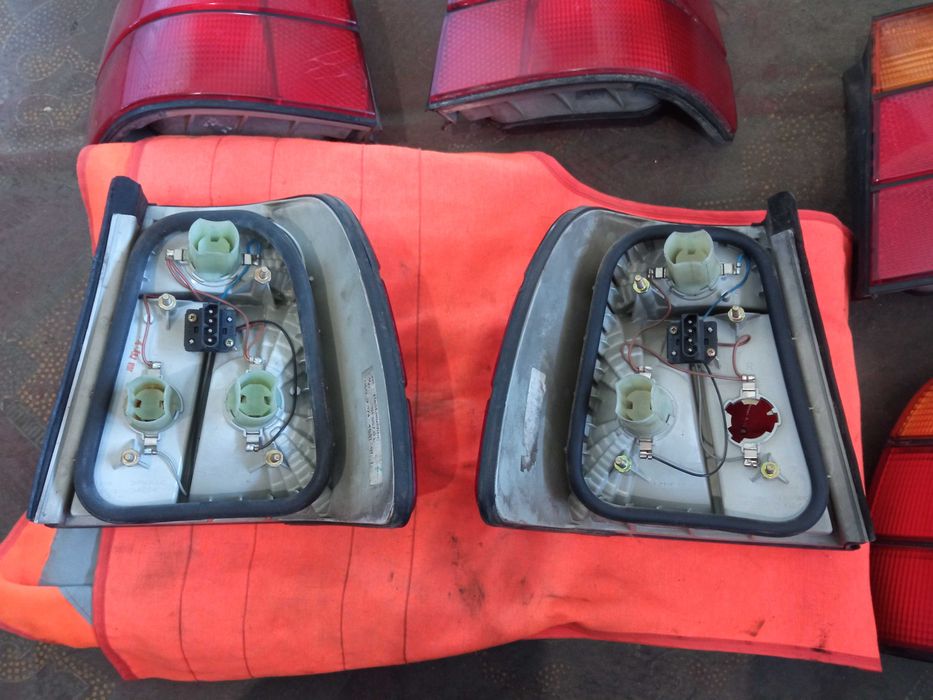 Фари задні ліхтарі BMW 5 E34 88-95 універсал 3374-4631-01 3374-4631-02