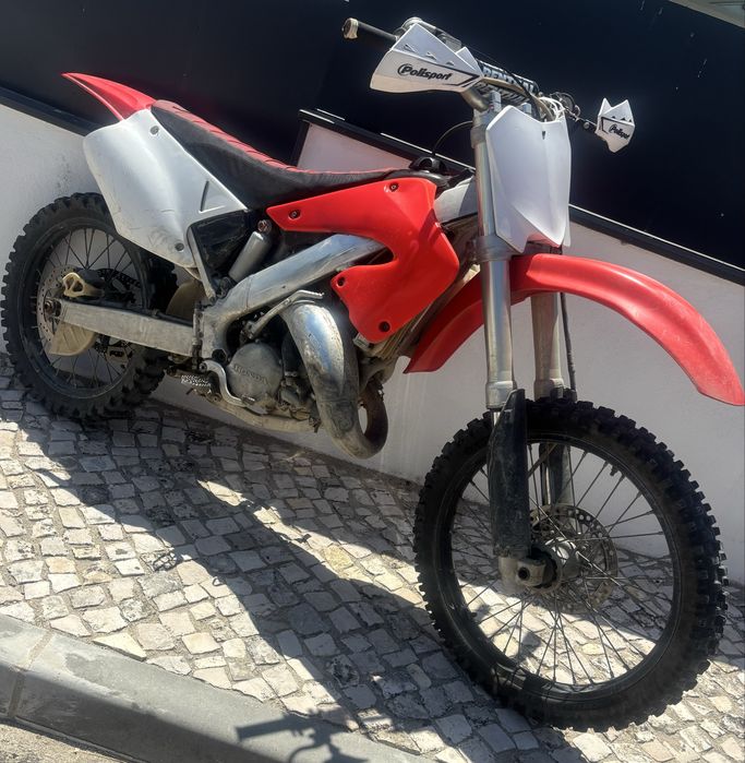 Vendo mota 125 cr 2t aceito trocas