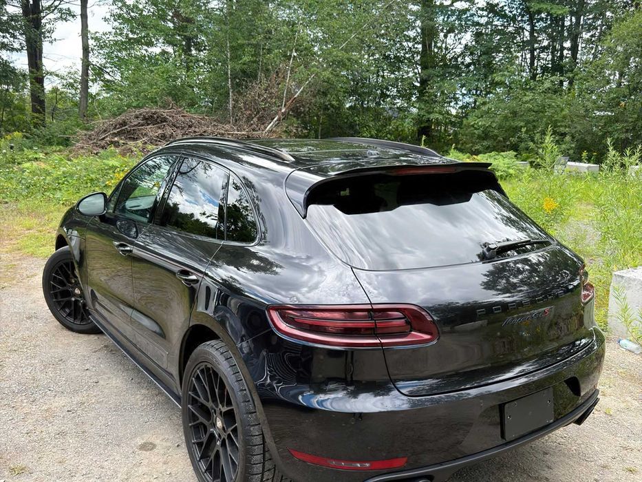 Porsche Macan      2017