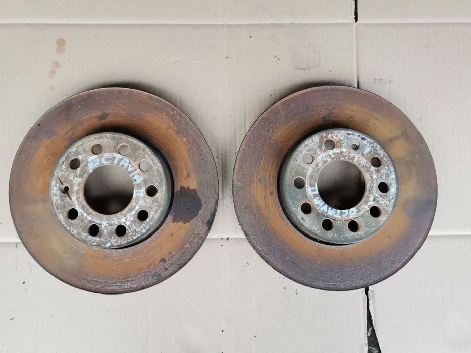 Tarcza tarcze przod Skoda Octavia II