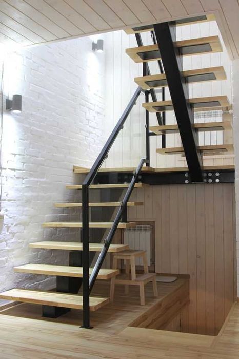 Schody na konstrukcji stalowej