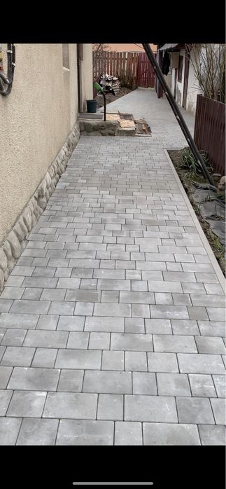 Укладання тротуарної плитки,брусчатки,натурального каменю