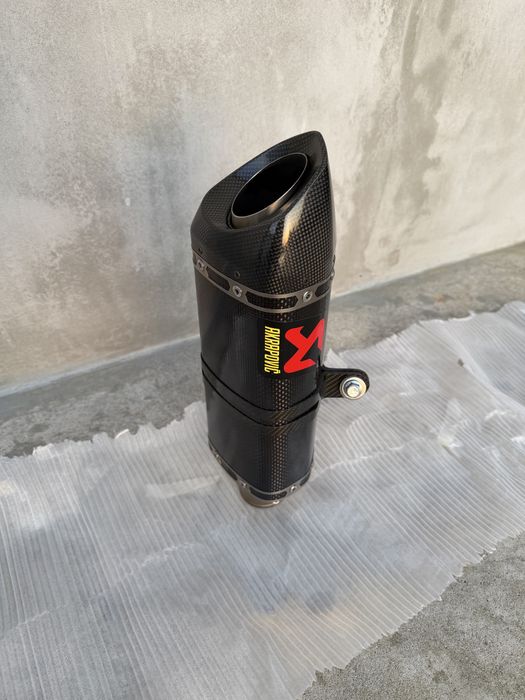 Escape Akrapovic Carbono Original