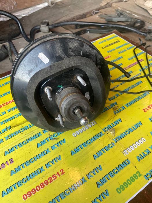 Вакумник Пежо 301 Сітроен Ц еліз посилювач гальма циліндр гальмівний Peugeot 301 Citroen c-elysee 1.6 hdi бачок вакумник усилитель тормозов