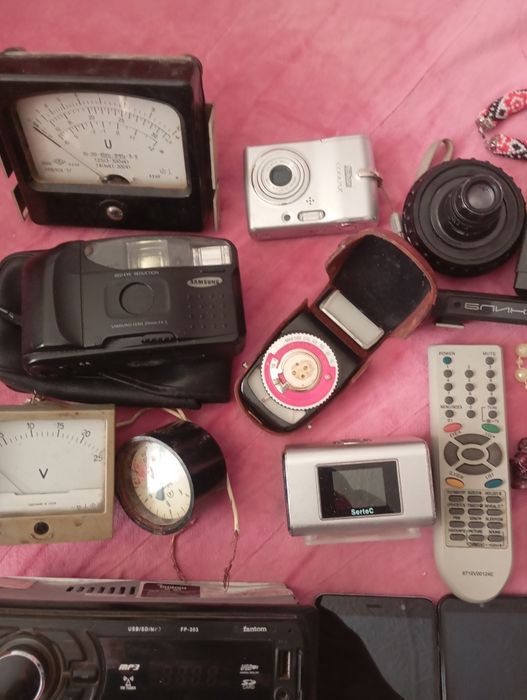 Часи телефони мелочнвка разное