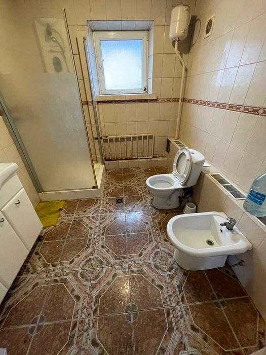 Здається 2 поверх будинок 400 м2 3 рівні, гараж,підвал Ракетне Урочище