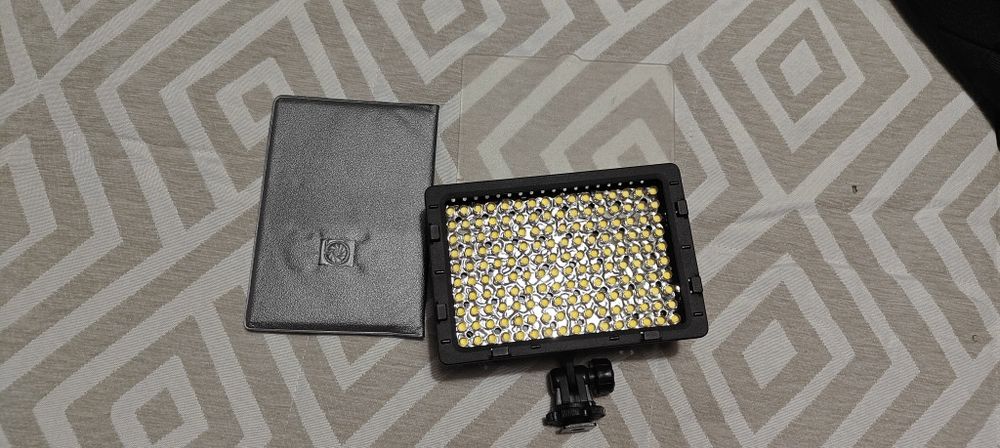 Projector de luz portátil CN-160 com 160 leds