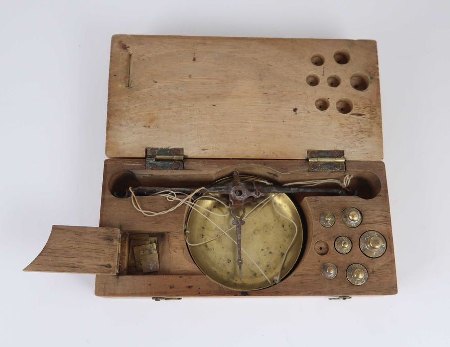 Balança de precisão de Séc. XIX