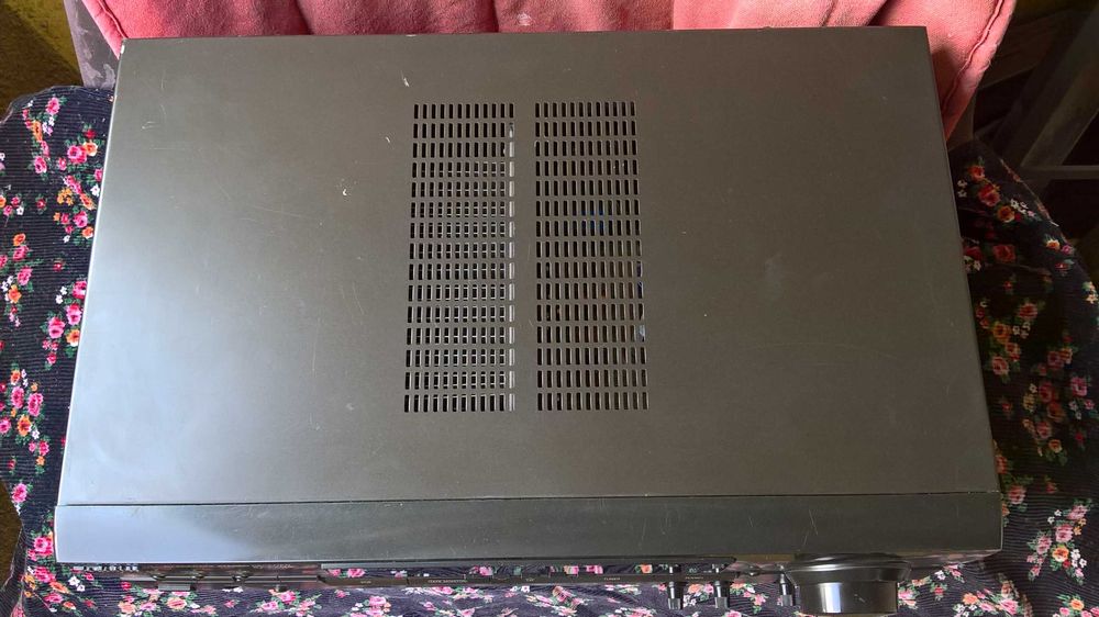 Amplituner Technics SA-EX140. Bez pilota.