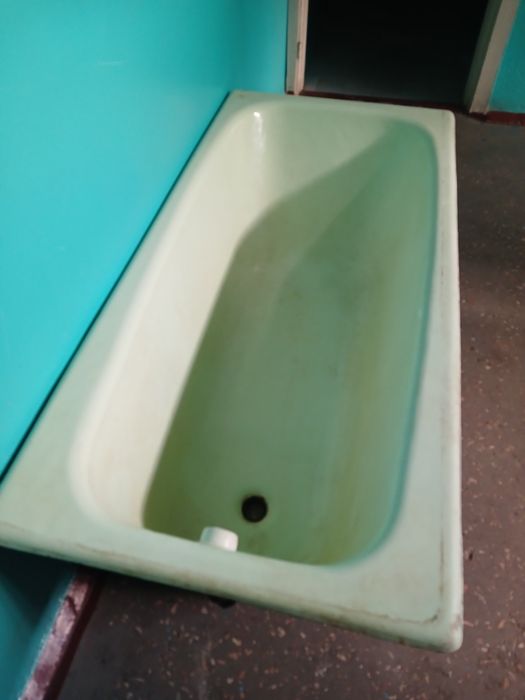 Продається ванна чугунна,