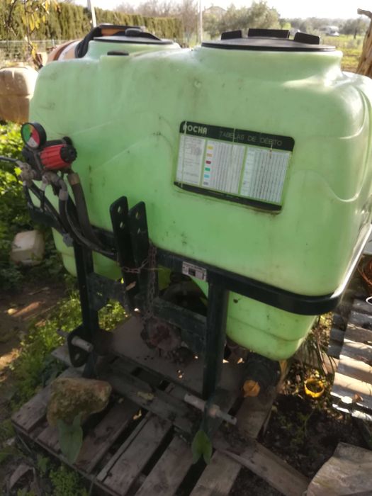 Pulverizador Rocha de 400 litros