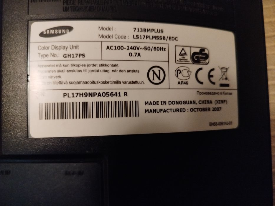 Monitor Samsung Sync Master 713 bm plus