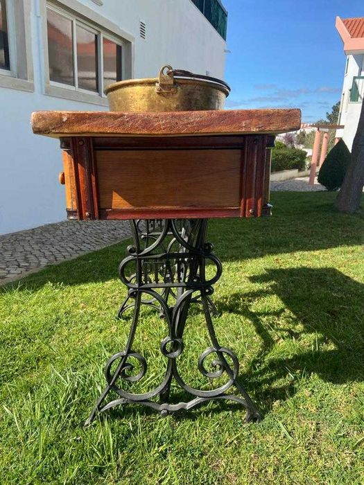 móvel maq. costura recuperado com lavatório