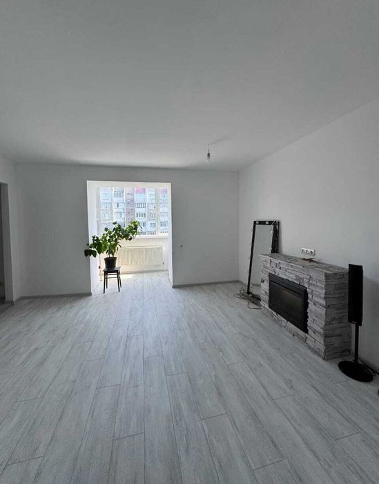 СУПЕР ЦІНА! 4-кімнатна квартира з новим ремонтом на Озерній