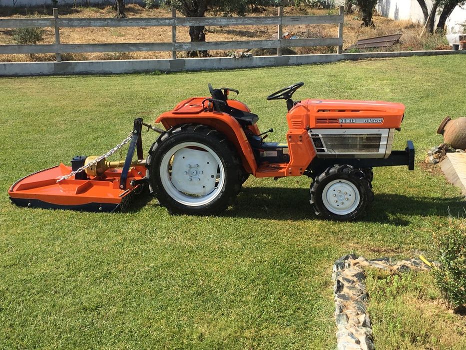 Trator Kubota B1600