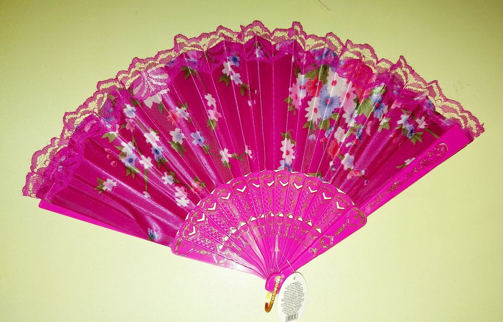 Яркий веер для вечеринки