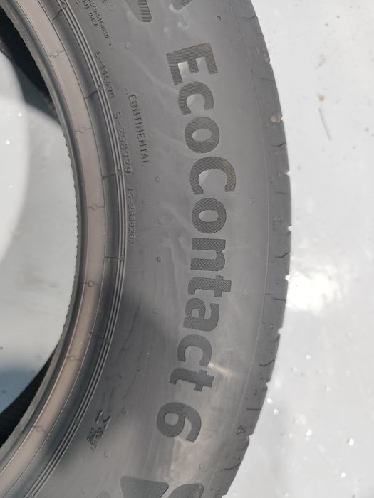 2 pneus semi novos 205-60R16 Continental - Oferta dos Portes