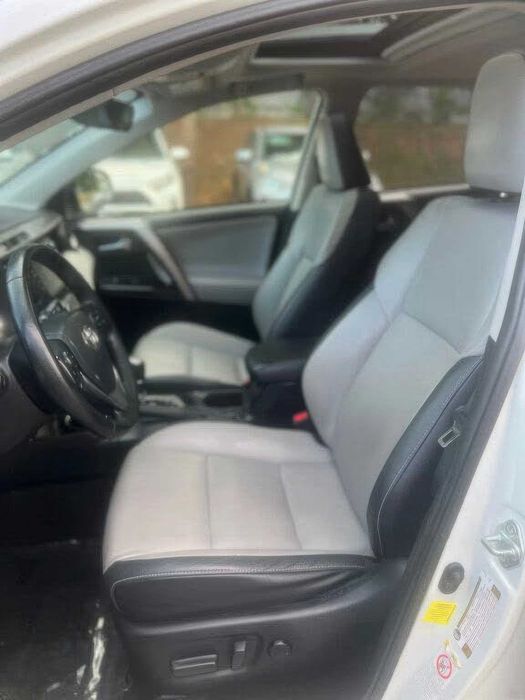 Toyota RAV4 Limited      2018