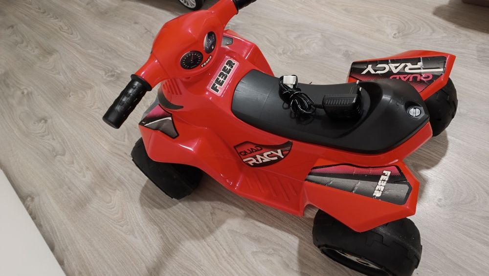 Moto 4 Feber criança