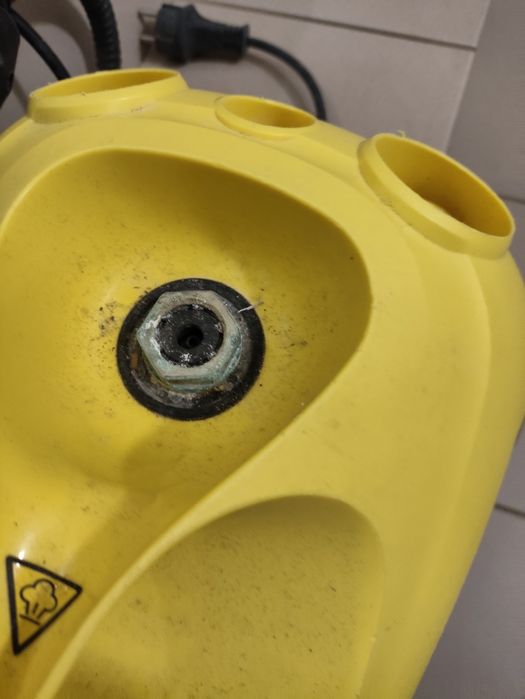 Mop parowy Karcher/uszkodzona śruba do zakręcenia