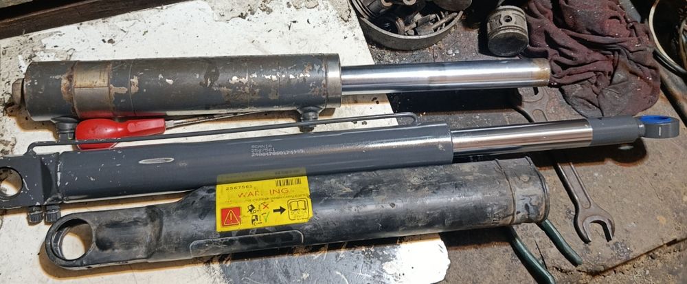 Б/В Гідроциліндр підйому кабіни 2567561 для вантажних автомобілів Scania. Та Volvo  22928427