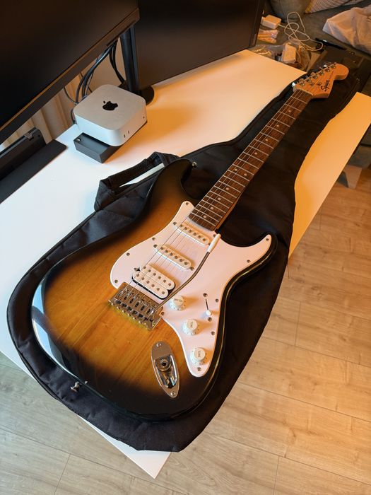 Fender Squire Squier Bullet Strat HSS BSB