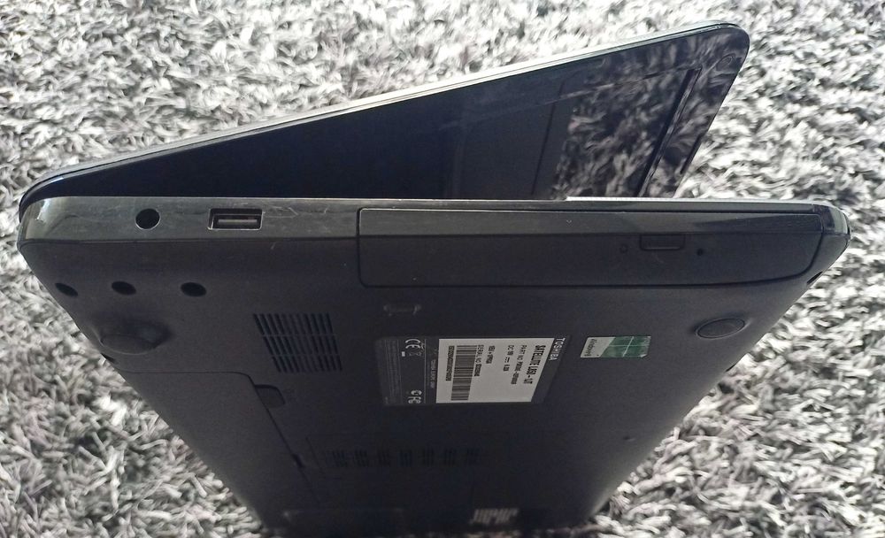 Toshiba L850 - i7 - SSD- win11