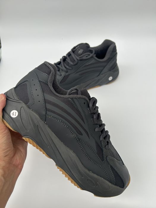 Кросівки термо Adidas Yezzy Boost 700 шкіра