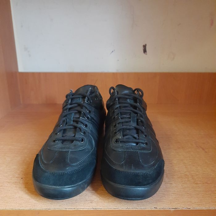 Продам кросівки хугобос