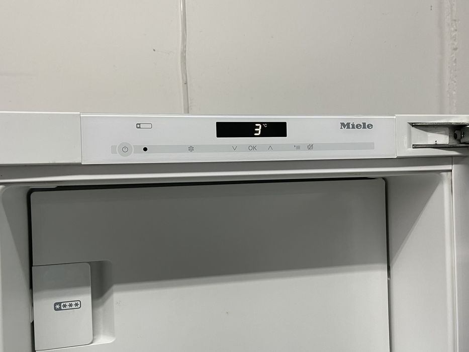 Холодильник вбудований Miele K 37683 iDF