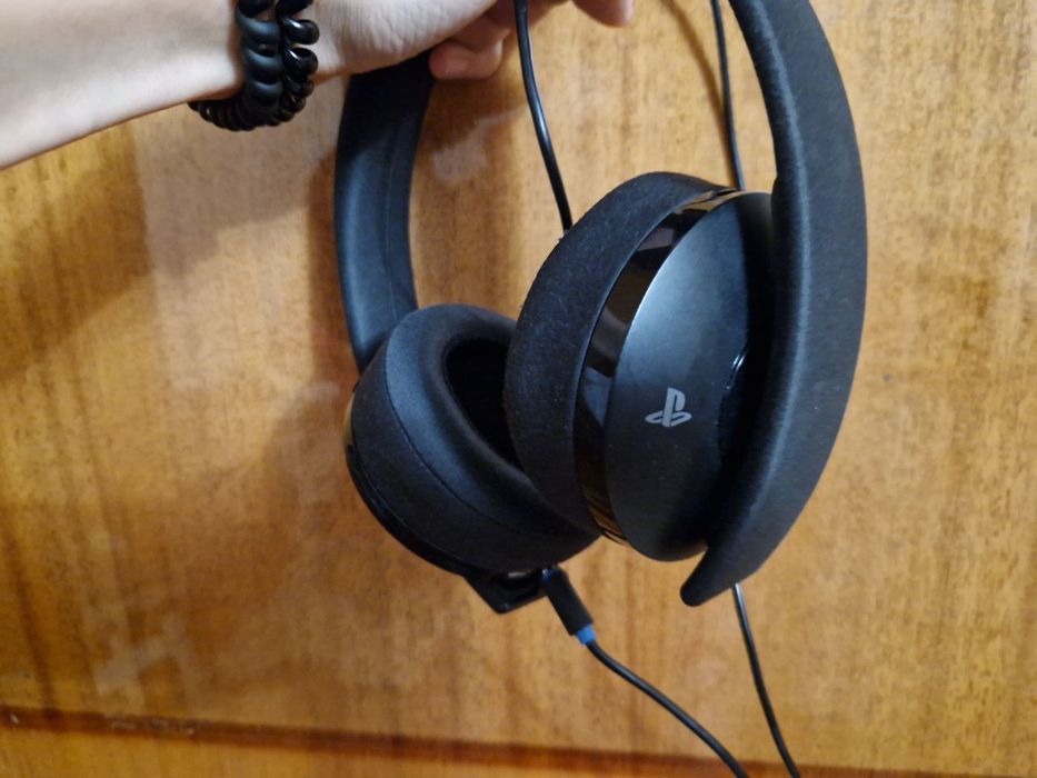 Play station 4 slim 512gb+наушники